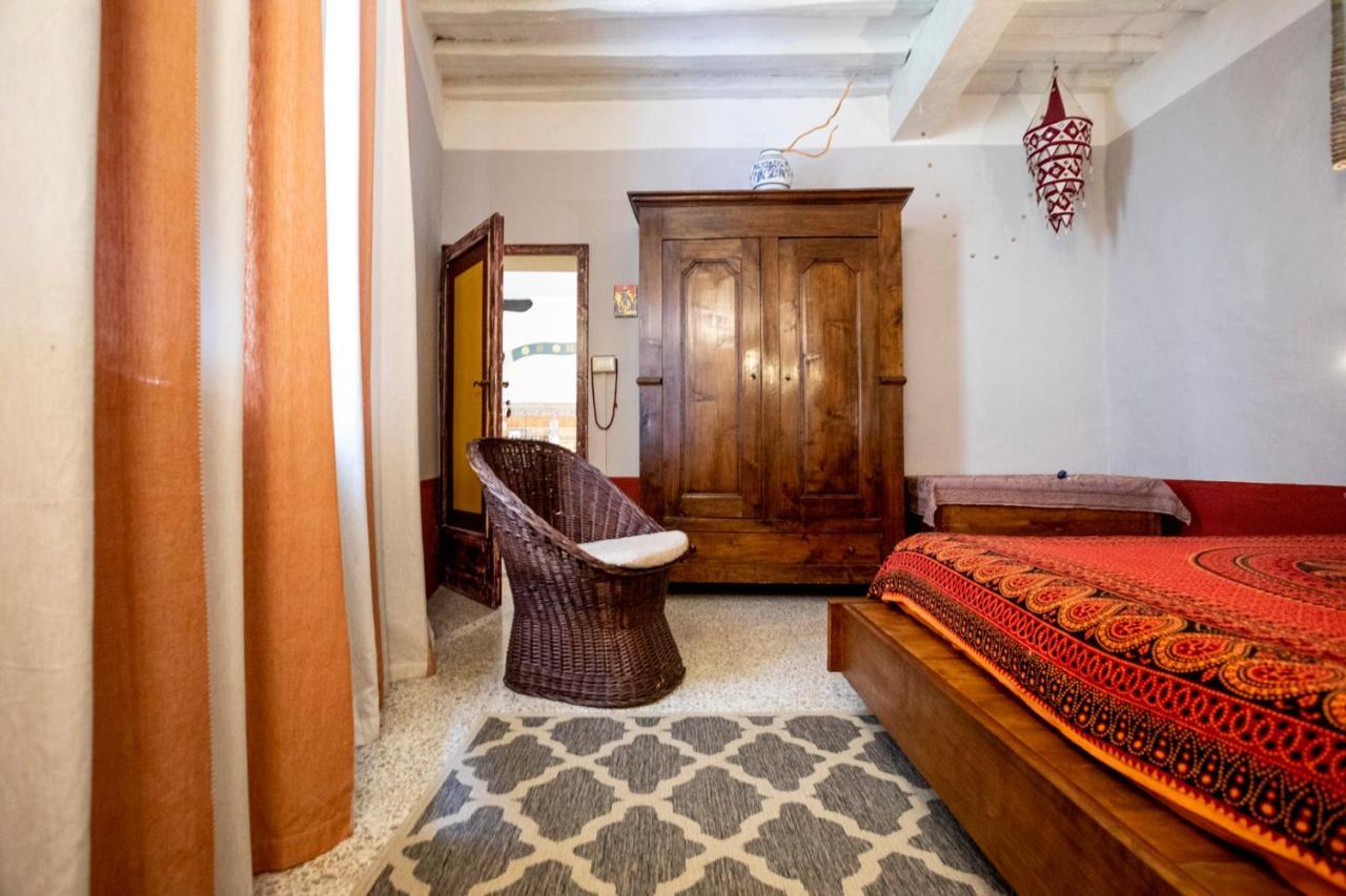 Le Cisterne B&B อเมเลีย ภายนอก รูปภาพ