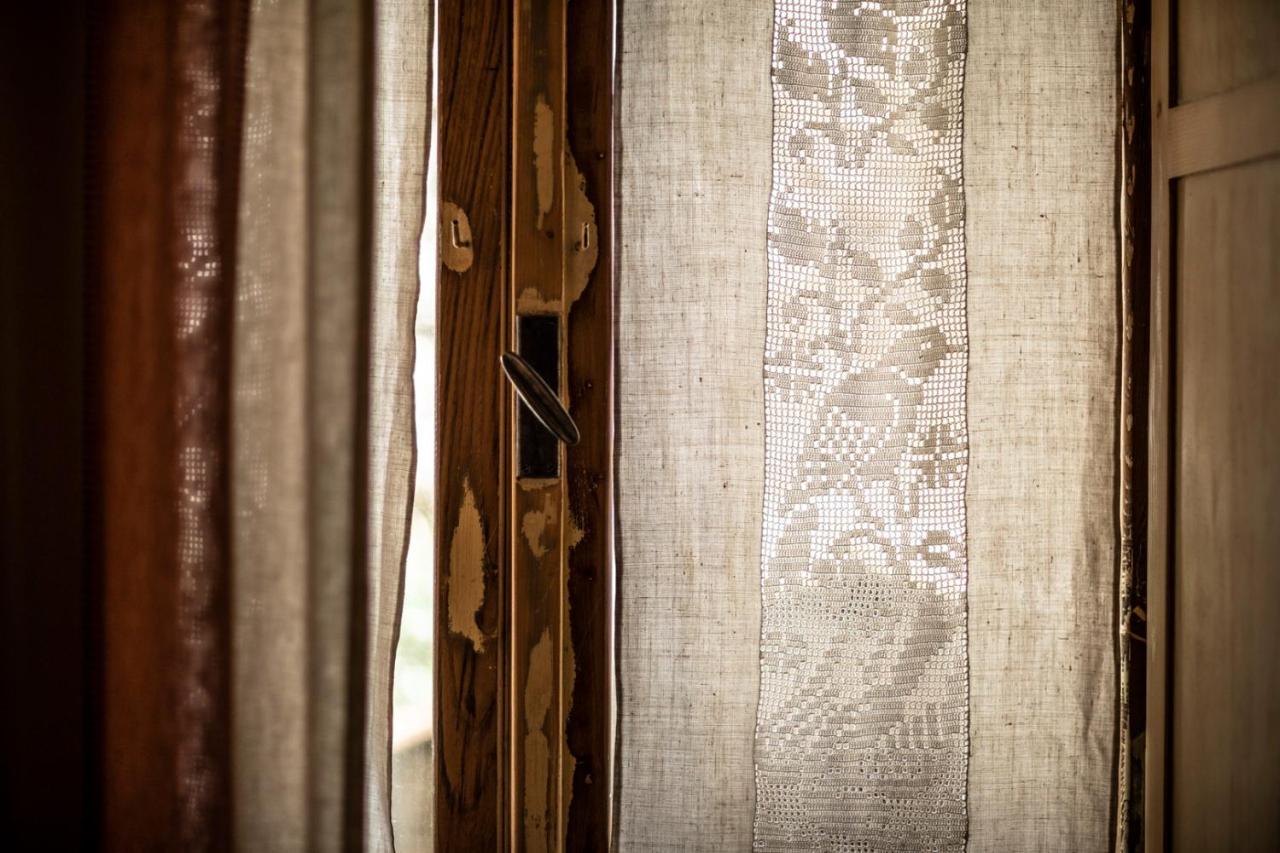 Le Cisterne B&B อเมเลีย ภายนอก รูปภาพ