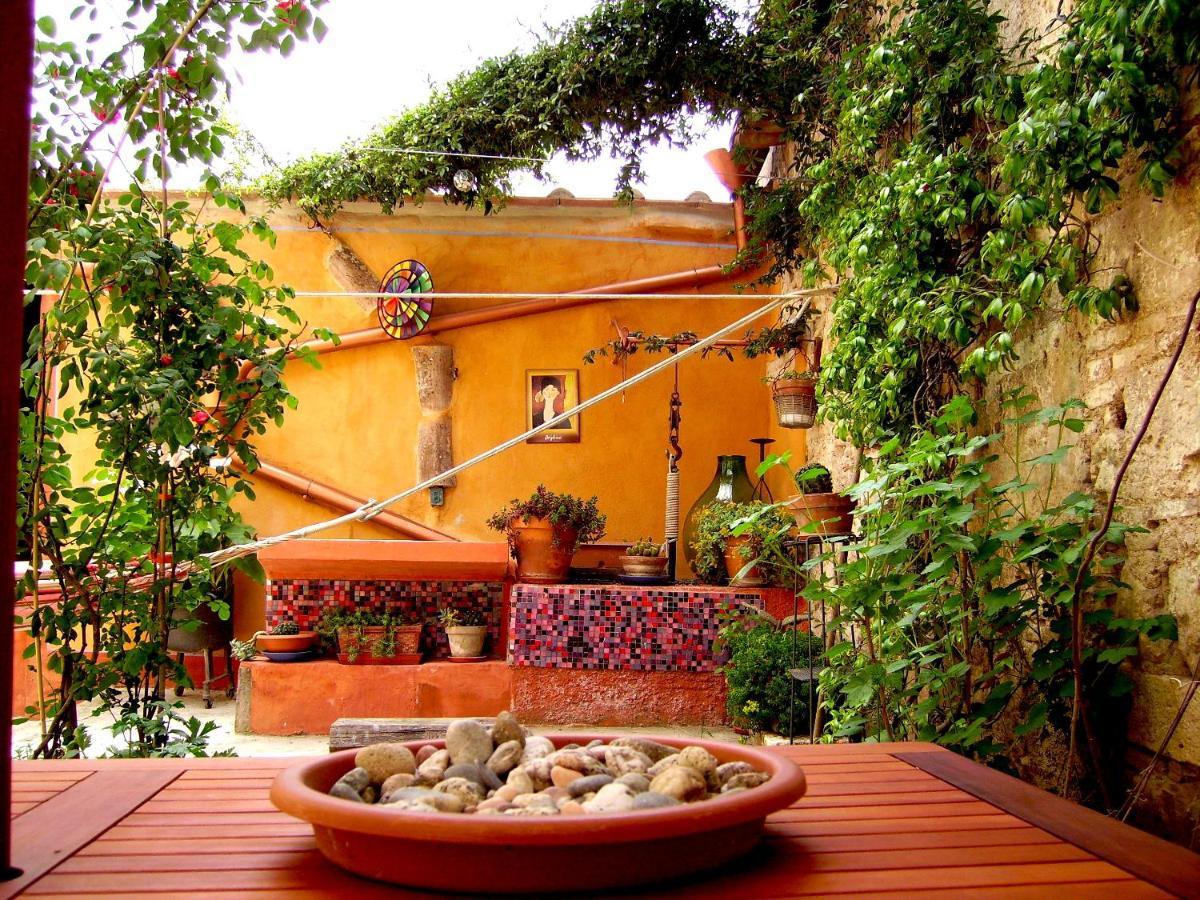 Le Cisterne B&B อเมเลีย ภายนอก รูปภาพ